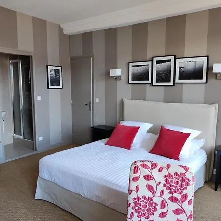 Mansion Victorine Проживание в семье